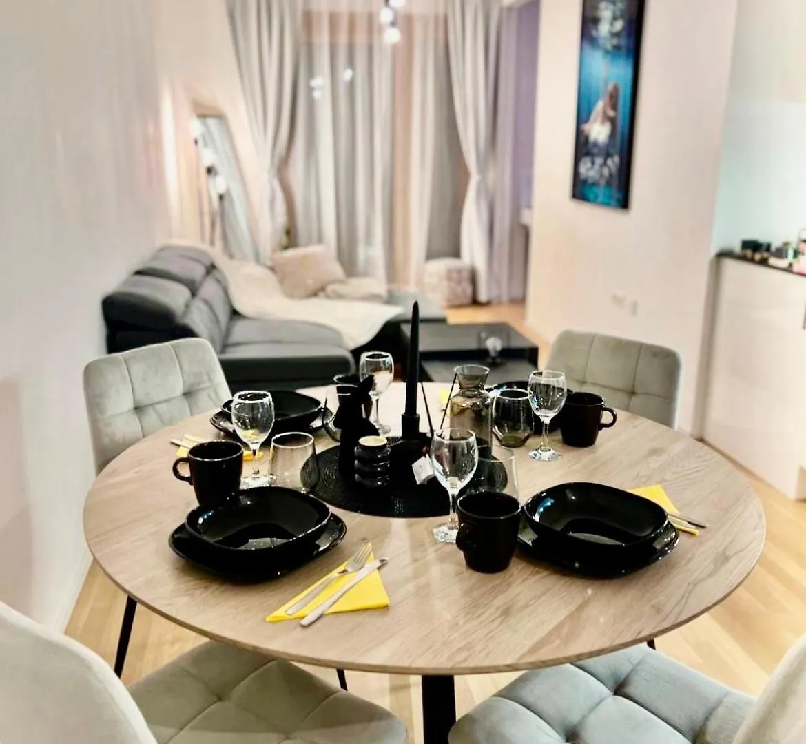 Belvedere White Apartment Vienna