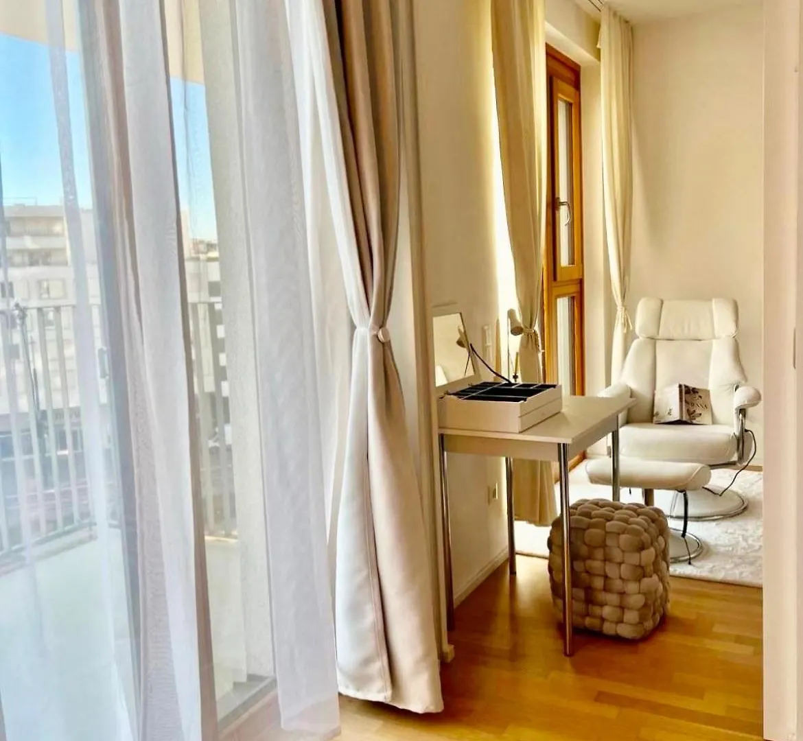Belvedere White Apartment Vienna
