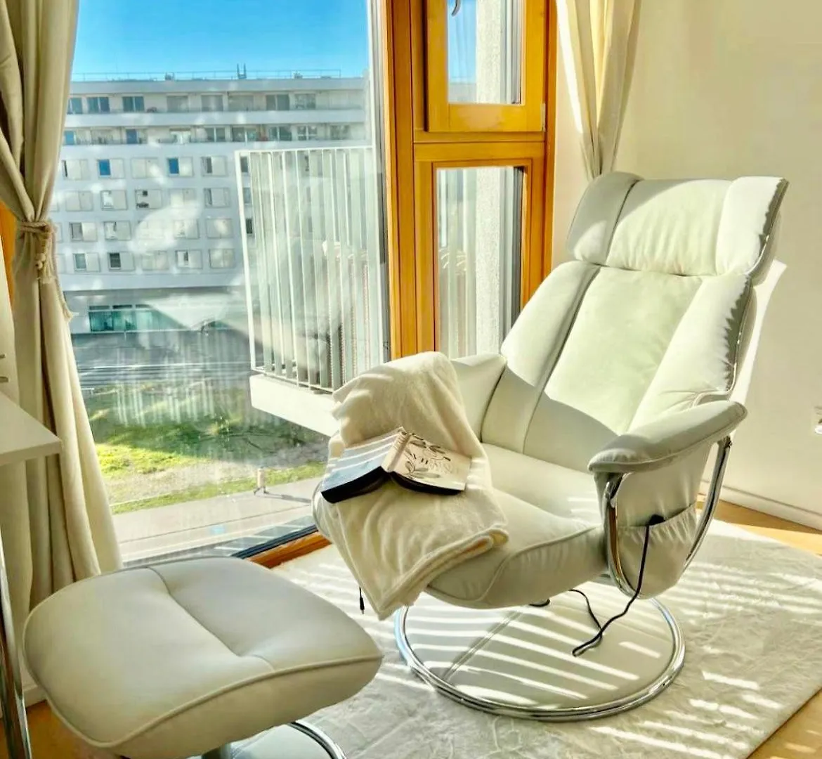 Belvedere White Apartment Vienna