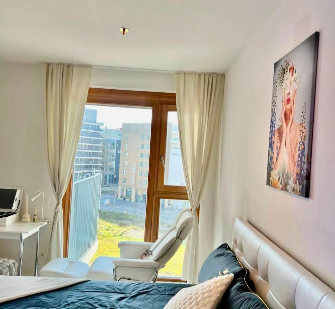 Belvedere White Apartment Vienna